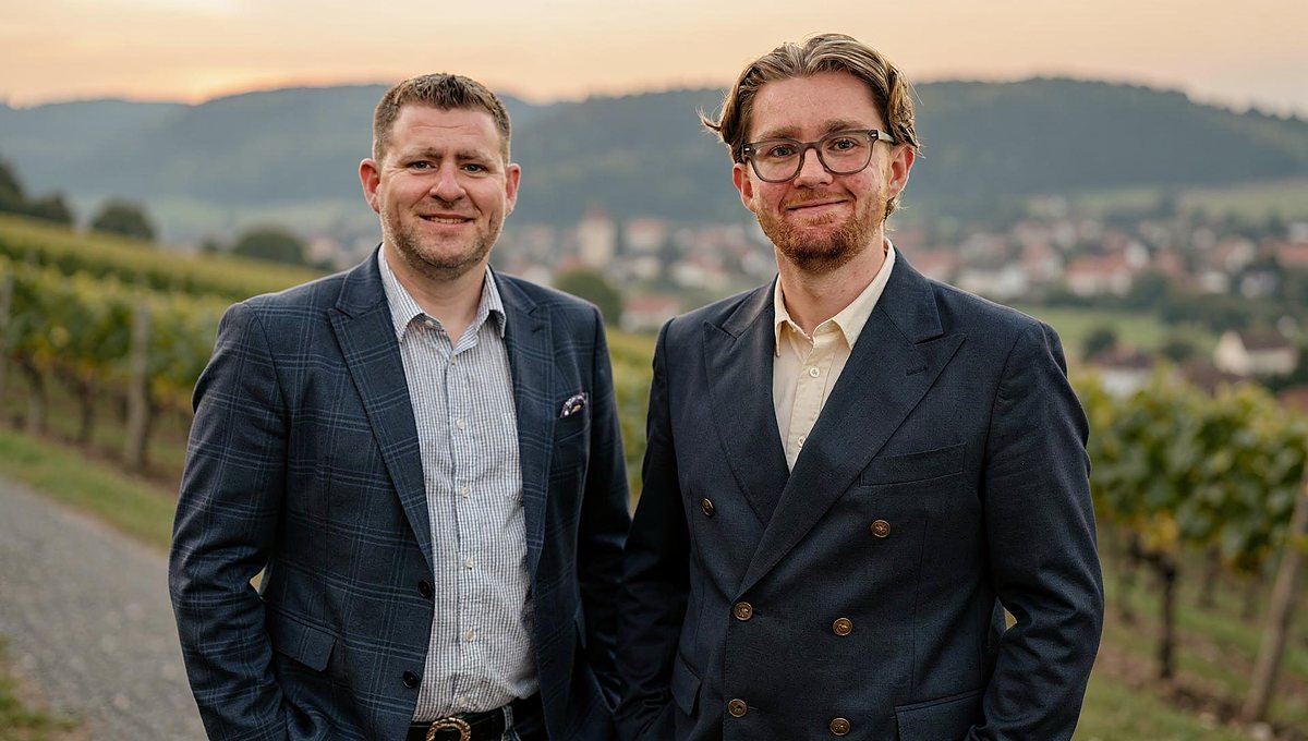 Jöran C. Bayer und Finn C. M. Bayer in den Weinbergen über der Ortenau